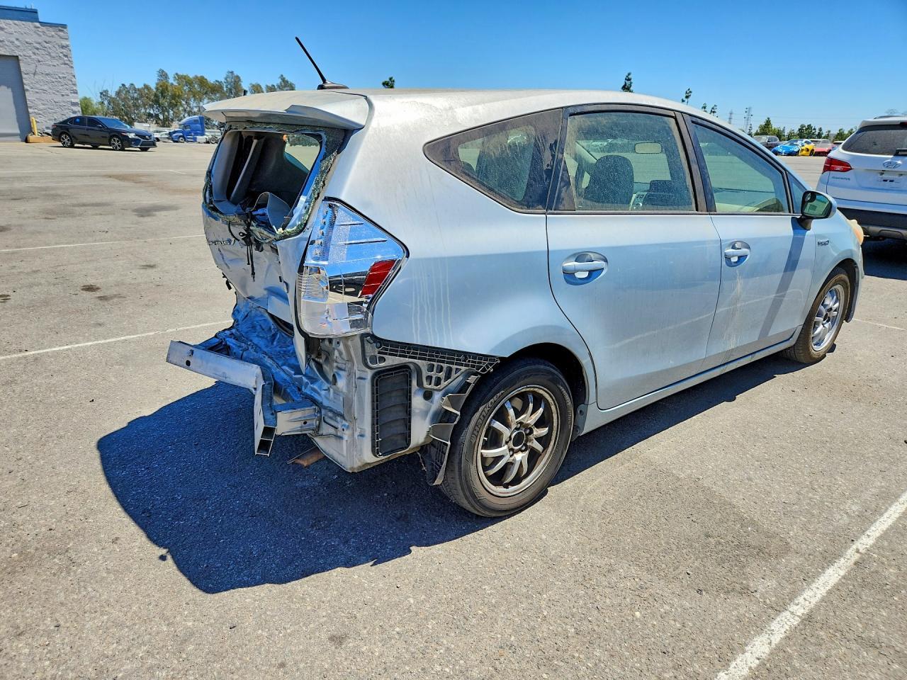 2012 Toyota Prius V Three - Фото 3