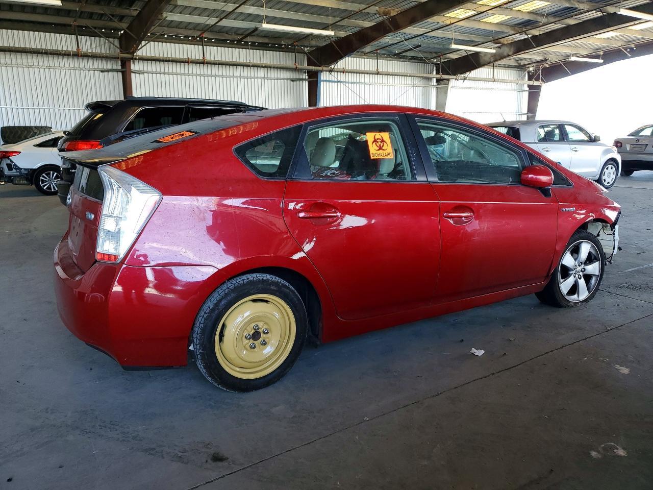 2010 Toyota Prius V - Image 3