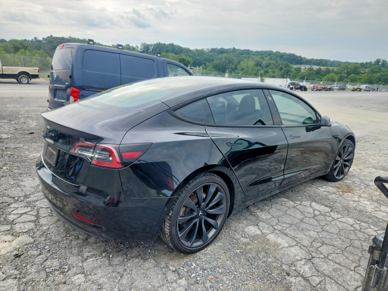 2021 Tesla Model 3 - Фото 3