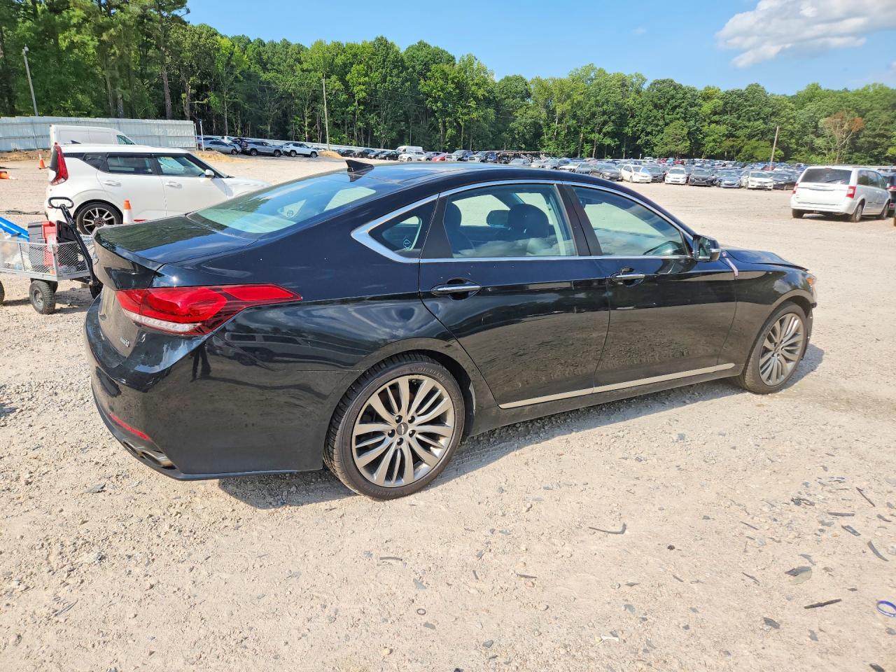 2015 Hyundai Genesis 5.0L - Image 3