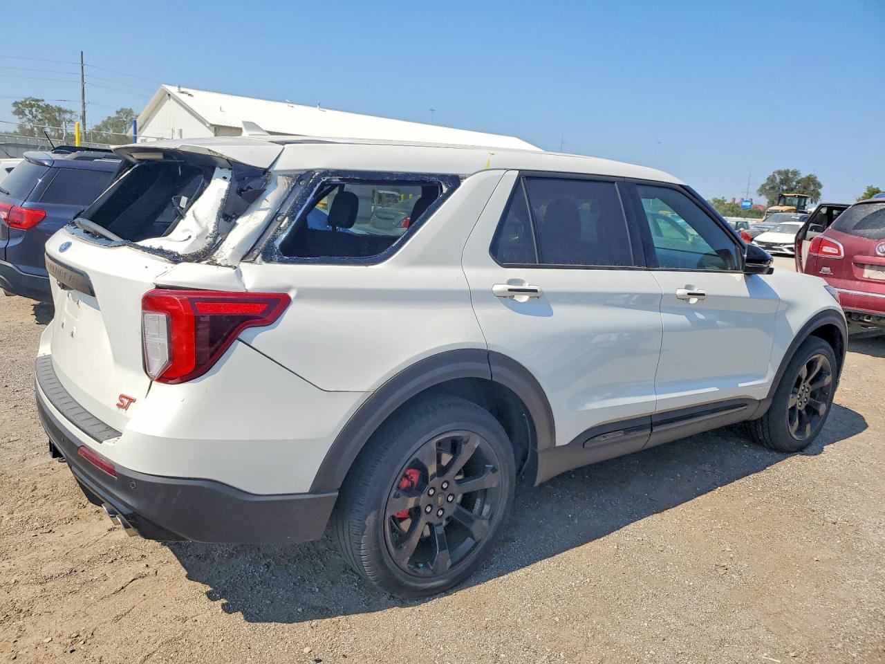 2022 Ford Explorer St - Image 3