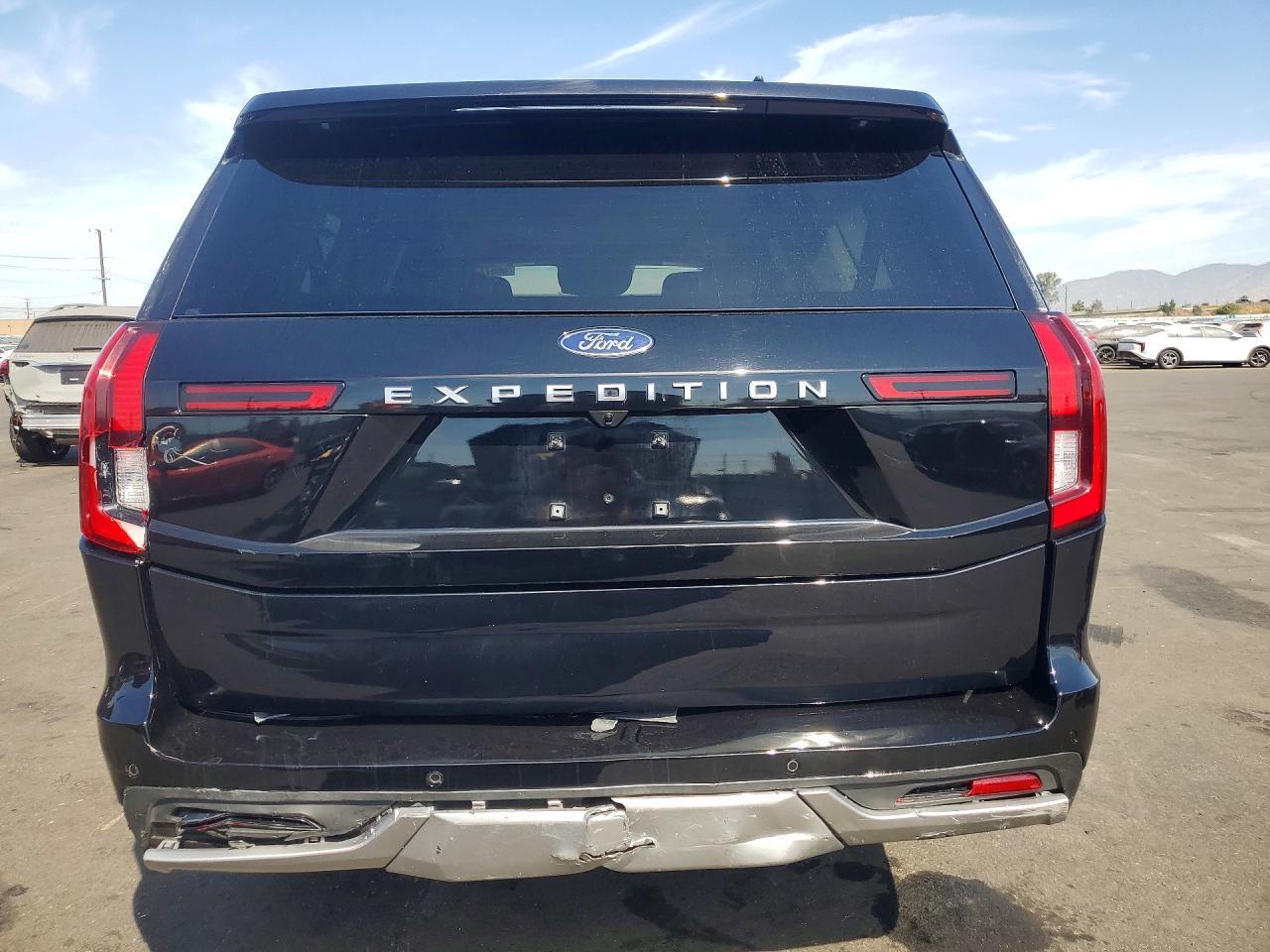 2025 Ford Expedition Max Platinum - Image 6
