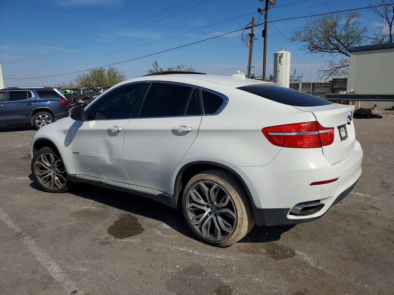2011 BMW X6 xDrive50I - Image 2
