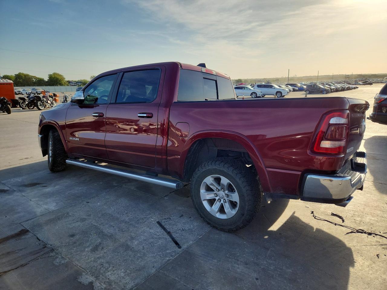 2022 Ram 1500 Laramie - Фото 2