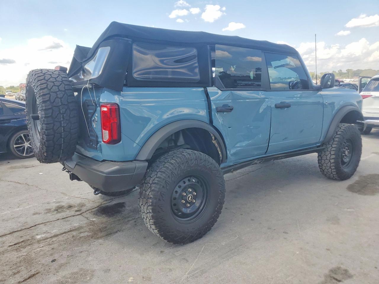 2021 Ford Bronco Base - Фото 3