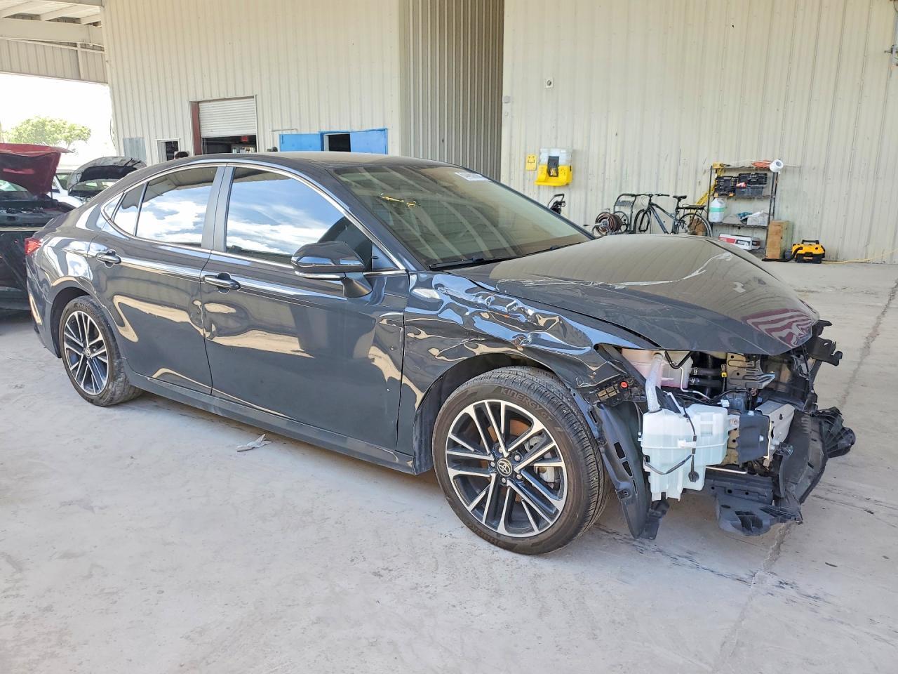2025 Toyota Camry Xle - Image 4