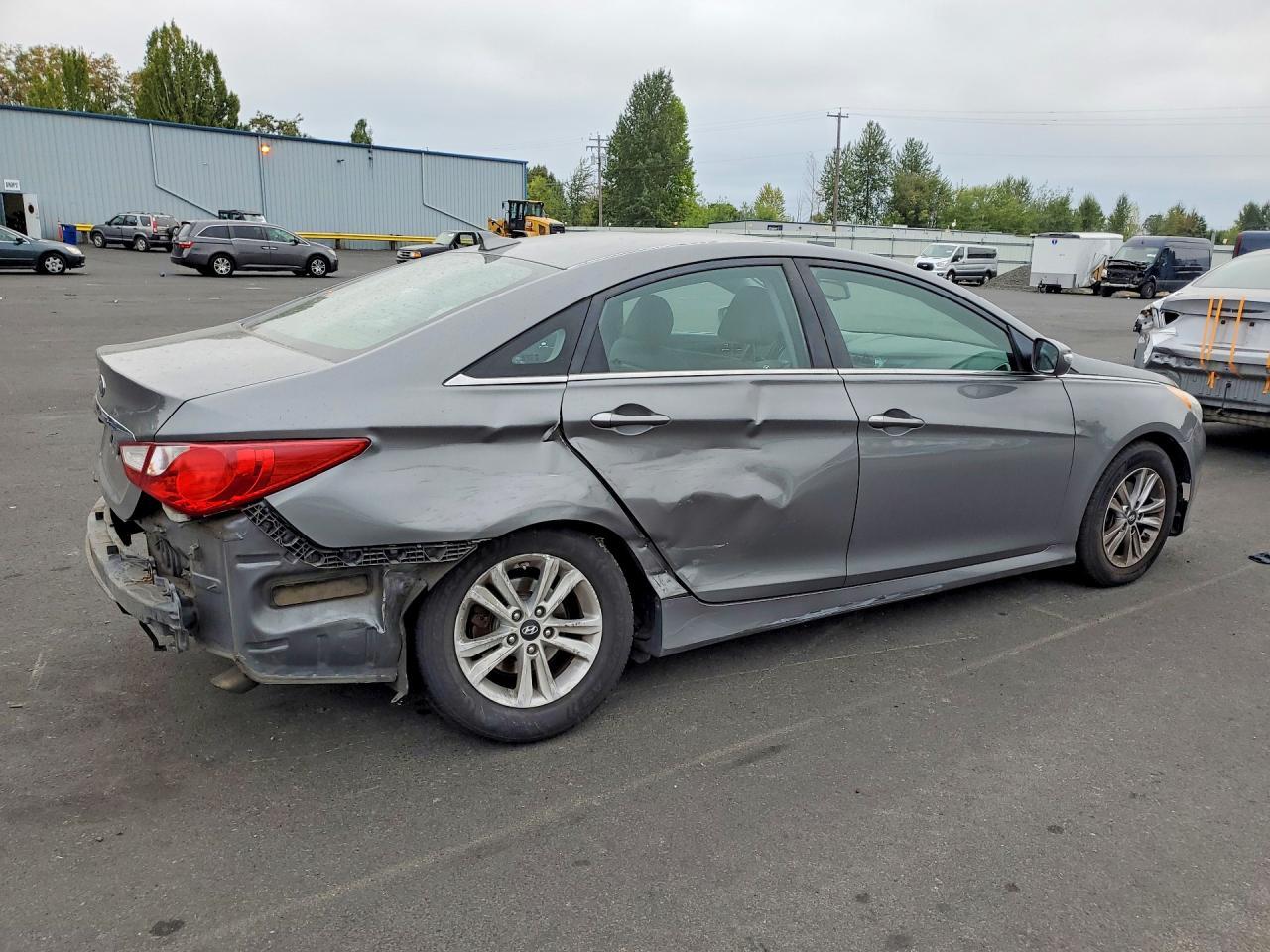 2014 Hyundai Sonata Gls - Image 3