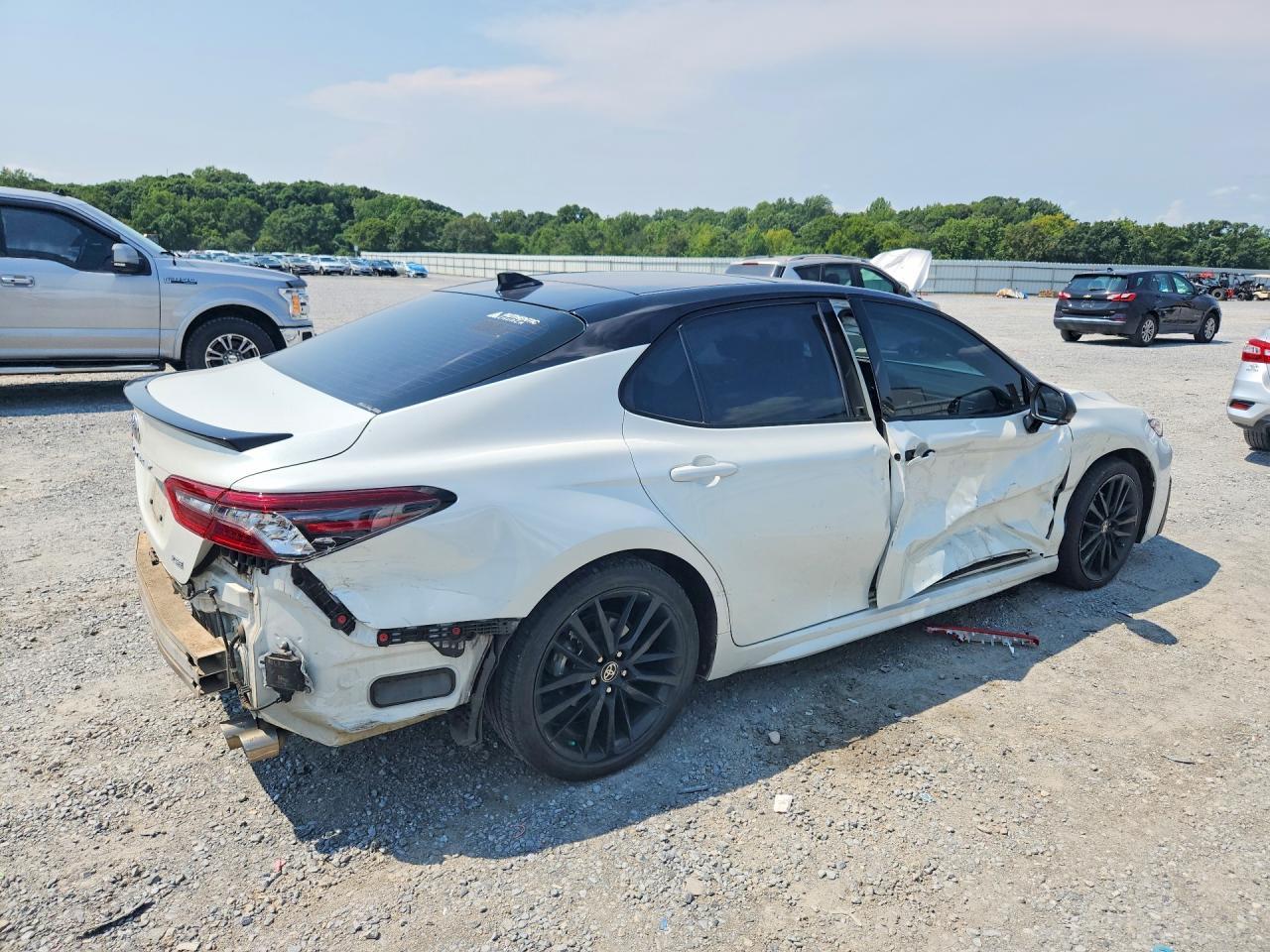 2022 Toyota Camry Xse - Image 3