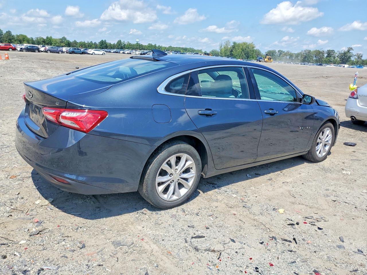 2019 Chevrolet Malibu Lt - Image 3