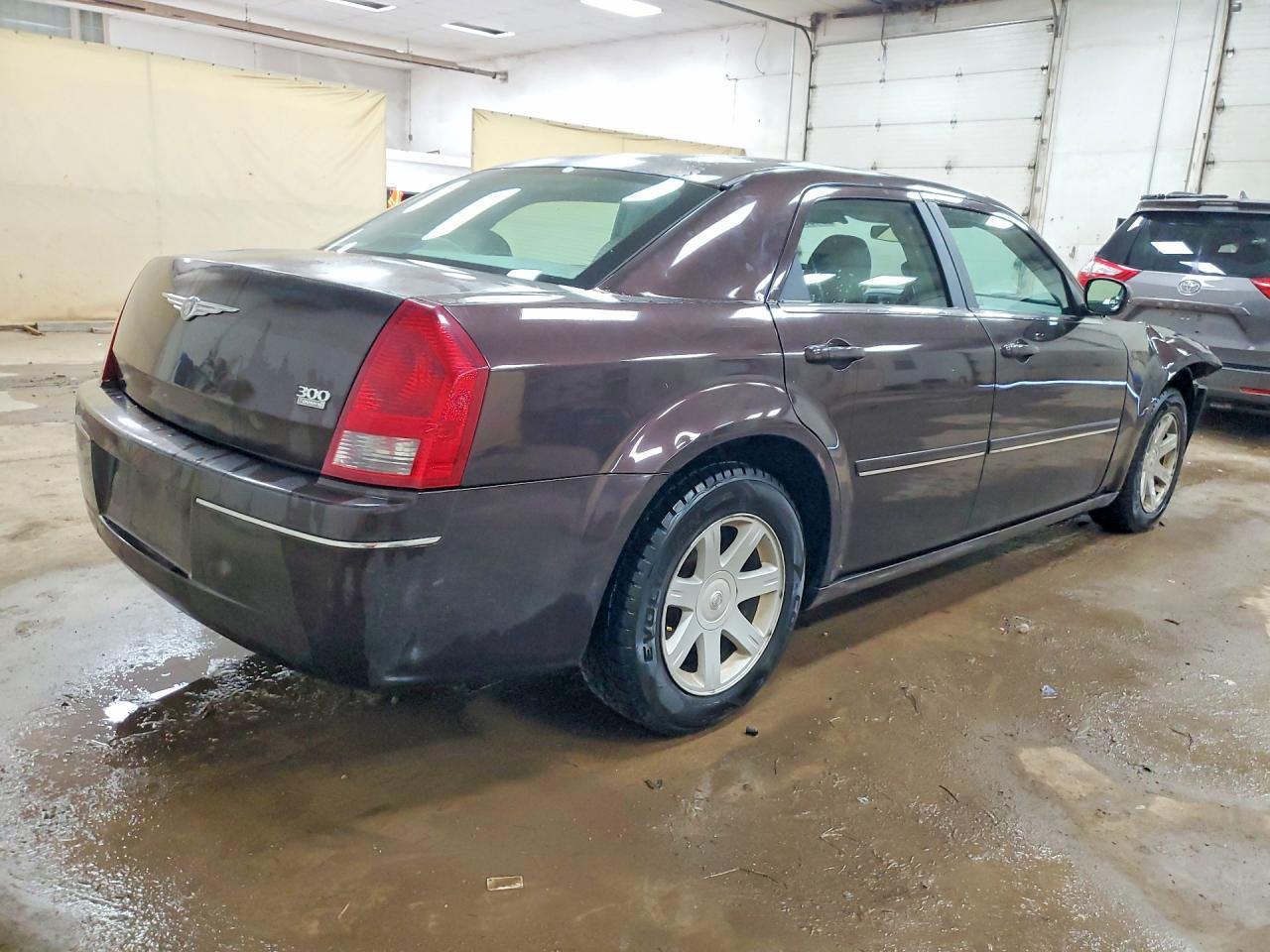 2005 Chrysler 300 Touring - Фото 3