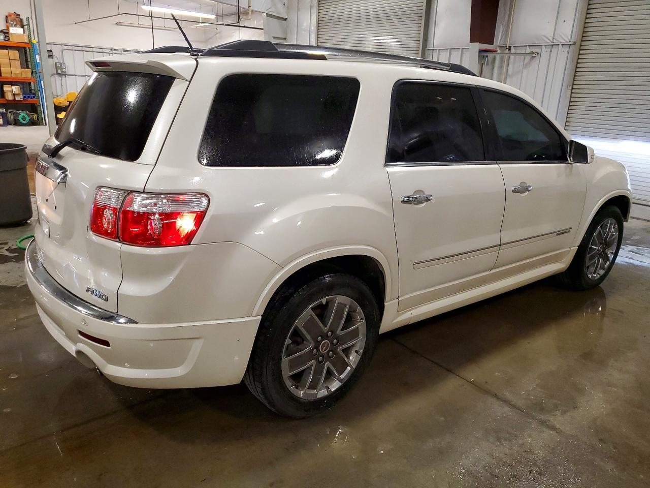 2012 GMC Acadia Denali - Фото 3