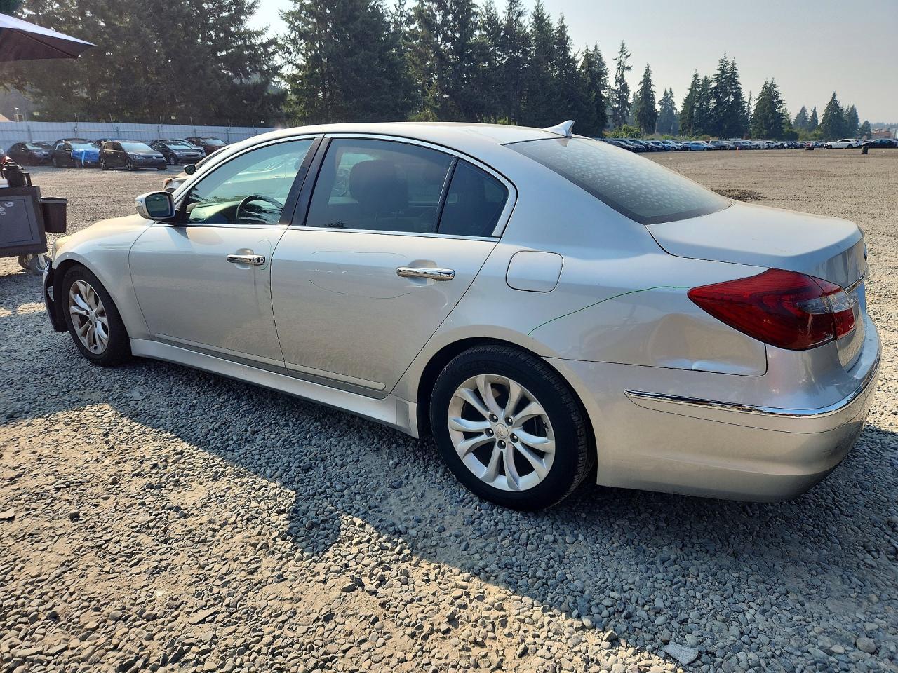 2012 Hyundai Genesis 3.8L - Фото 2
