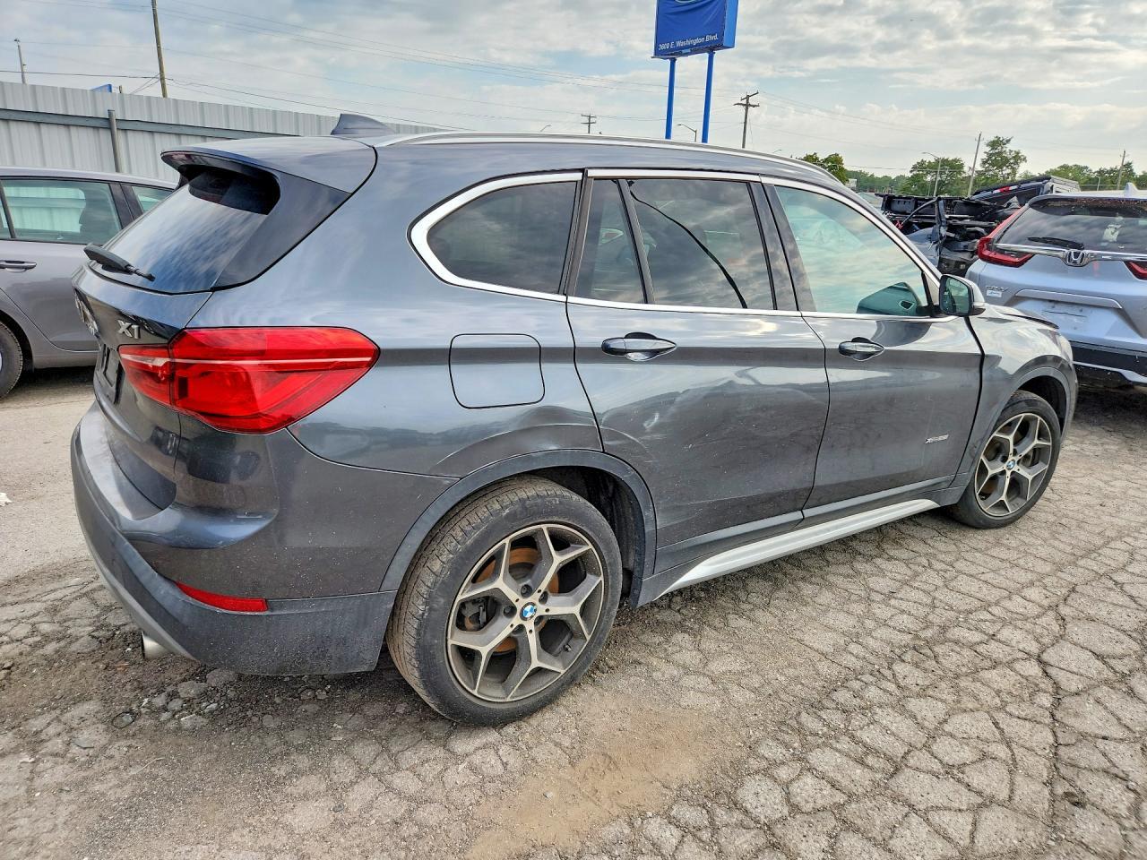 2016 BMW X1 xDrive28I - Фото 3