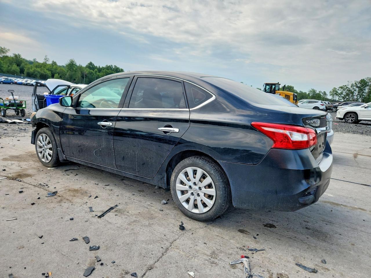 2017 Nissan Sentra - Фото 2