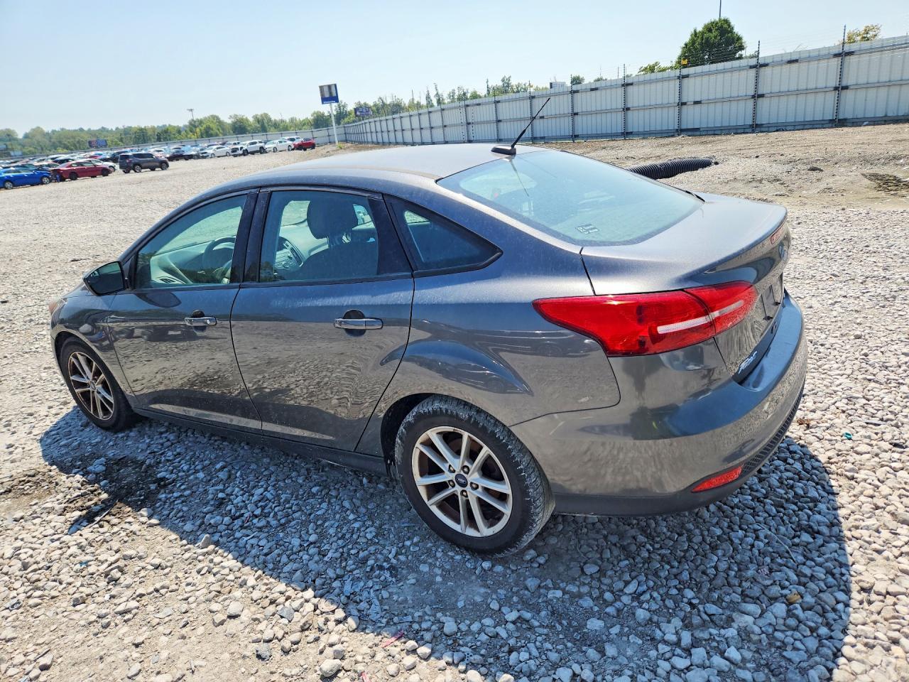 2018 Ford Focus Se - Image 2