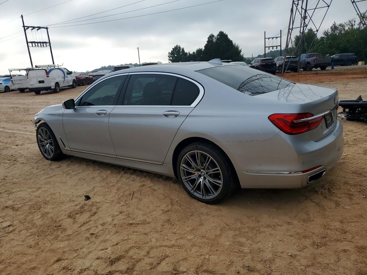 2019 BMW 740 I - Фото 2