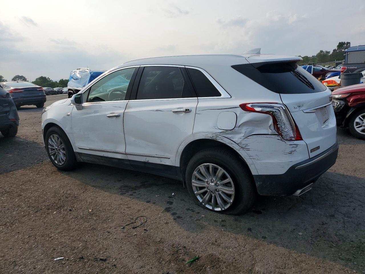 2019 Cadillac Xt5 Luxury - Фото 2