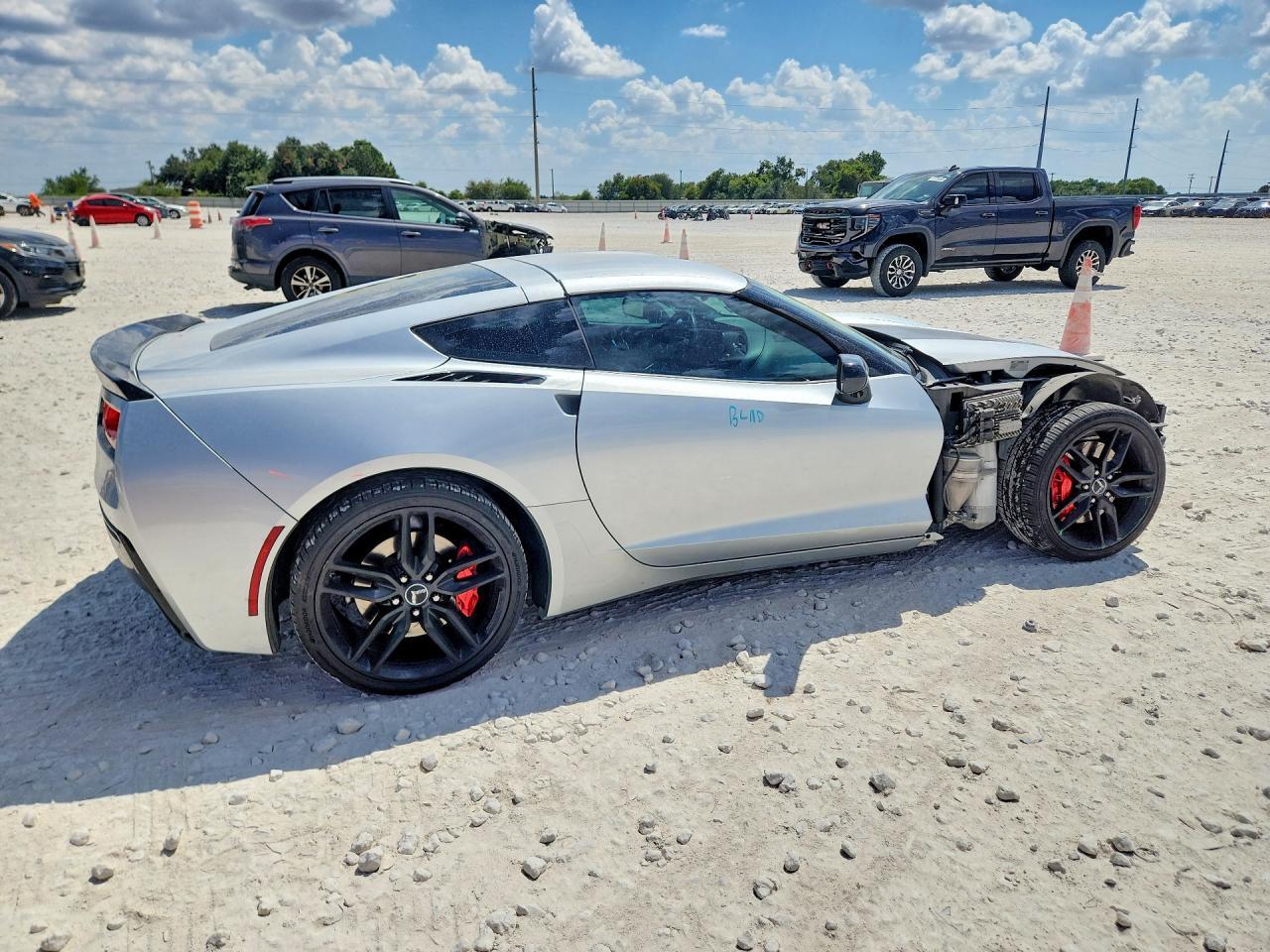 2015 Chevrolet Corvette Stingray Z51 3Lt - Фото 3
