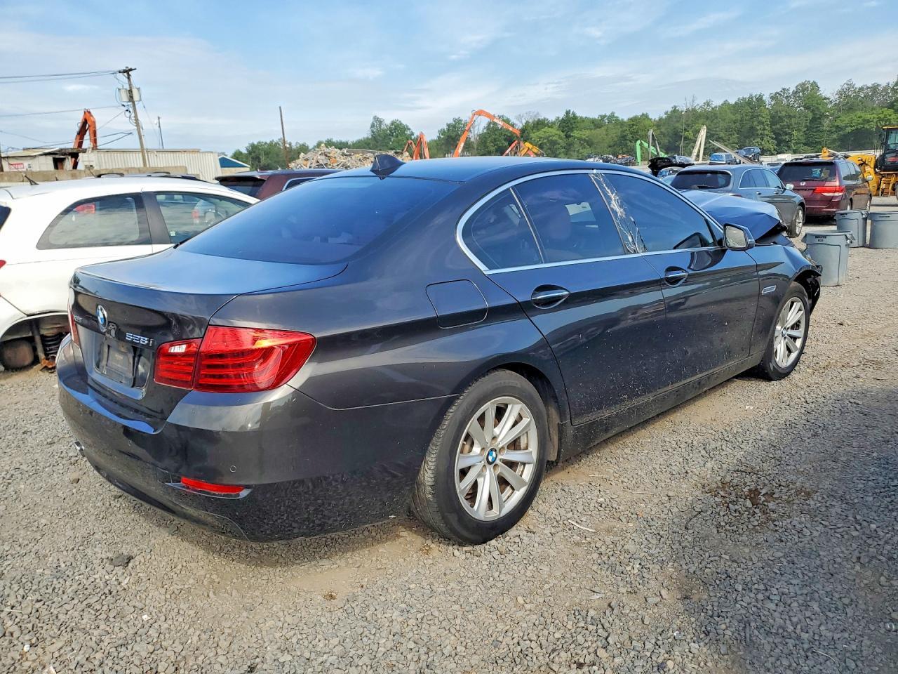 2014 BMW 528 Xi - Image 3