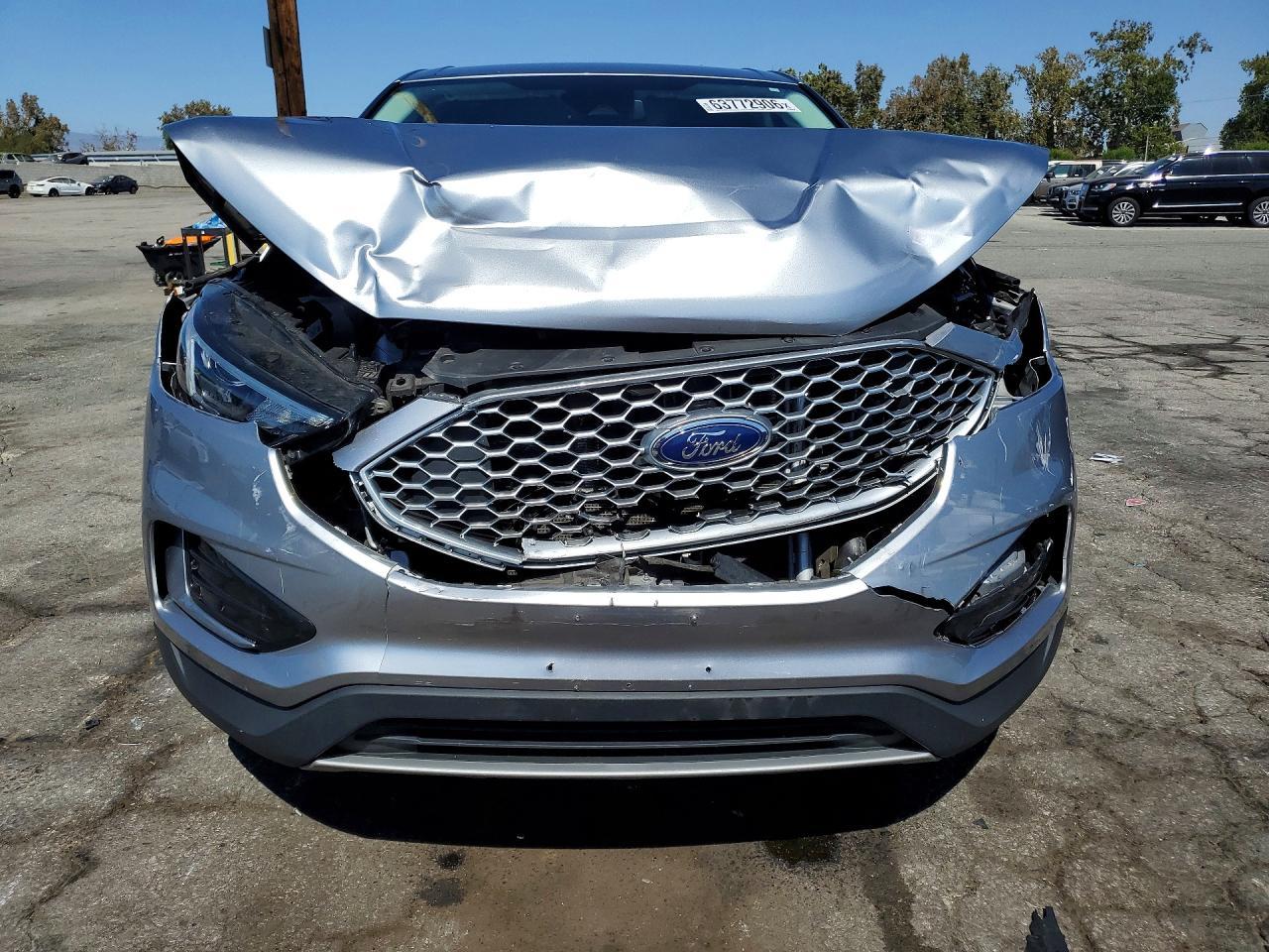 2023 Ford Edge Sel - Image 5