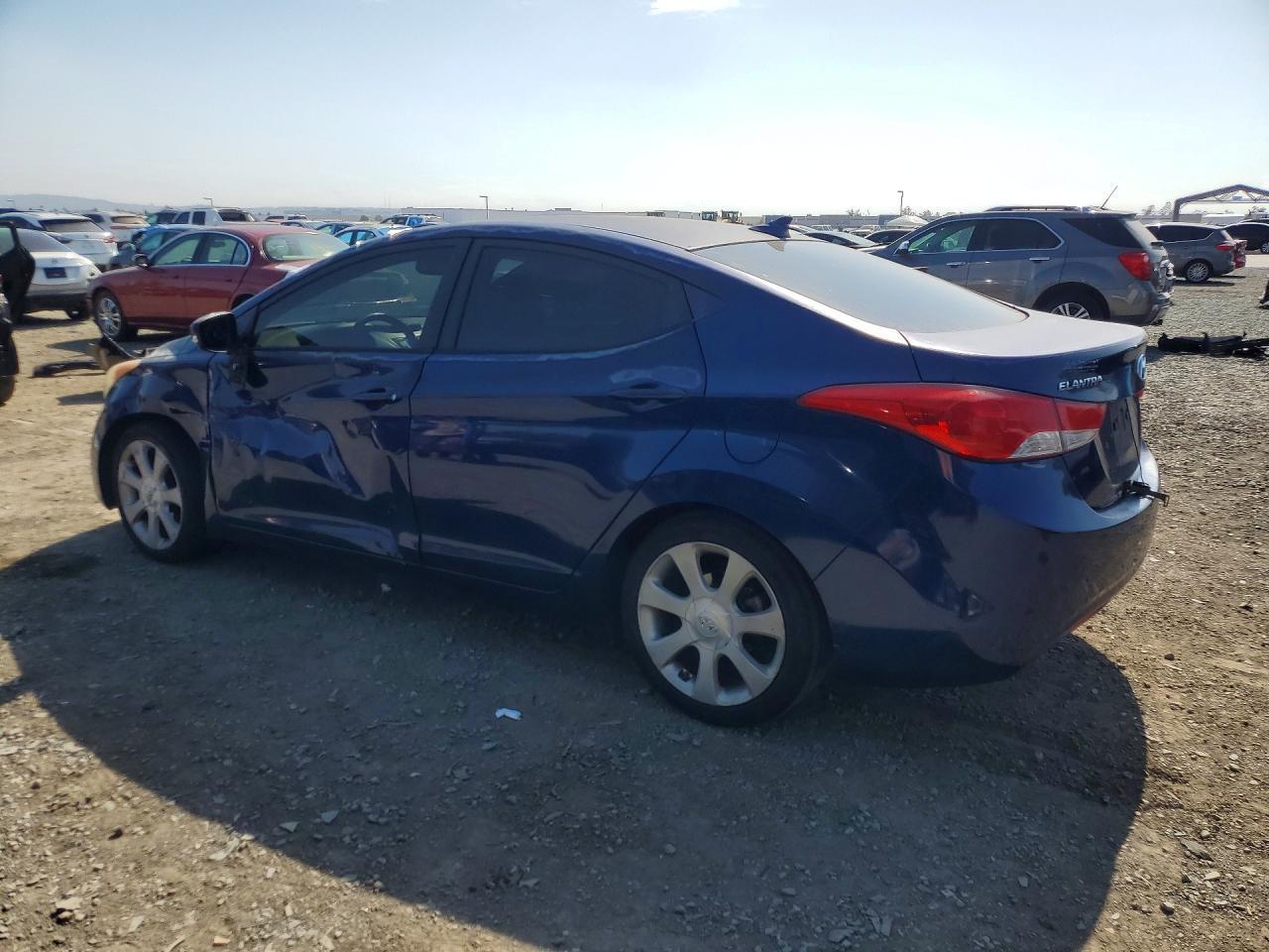 2013 Hyundai Elantra Limited - Image 2