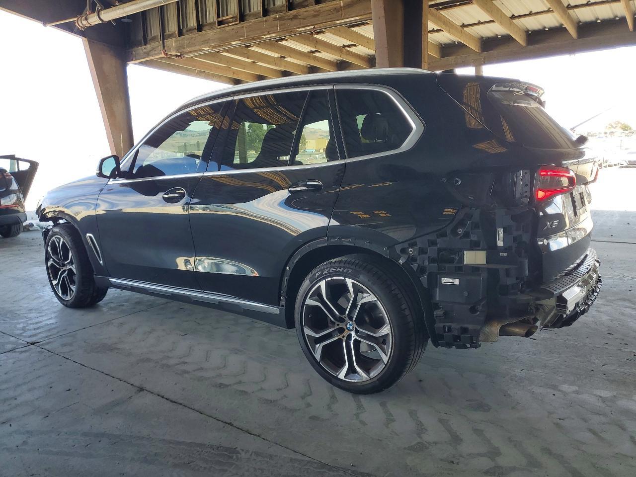 2022 BMW X5 xDrive40I - Фото 2