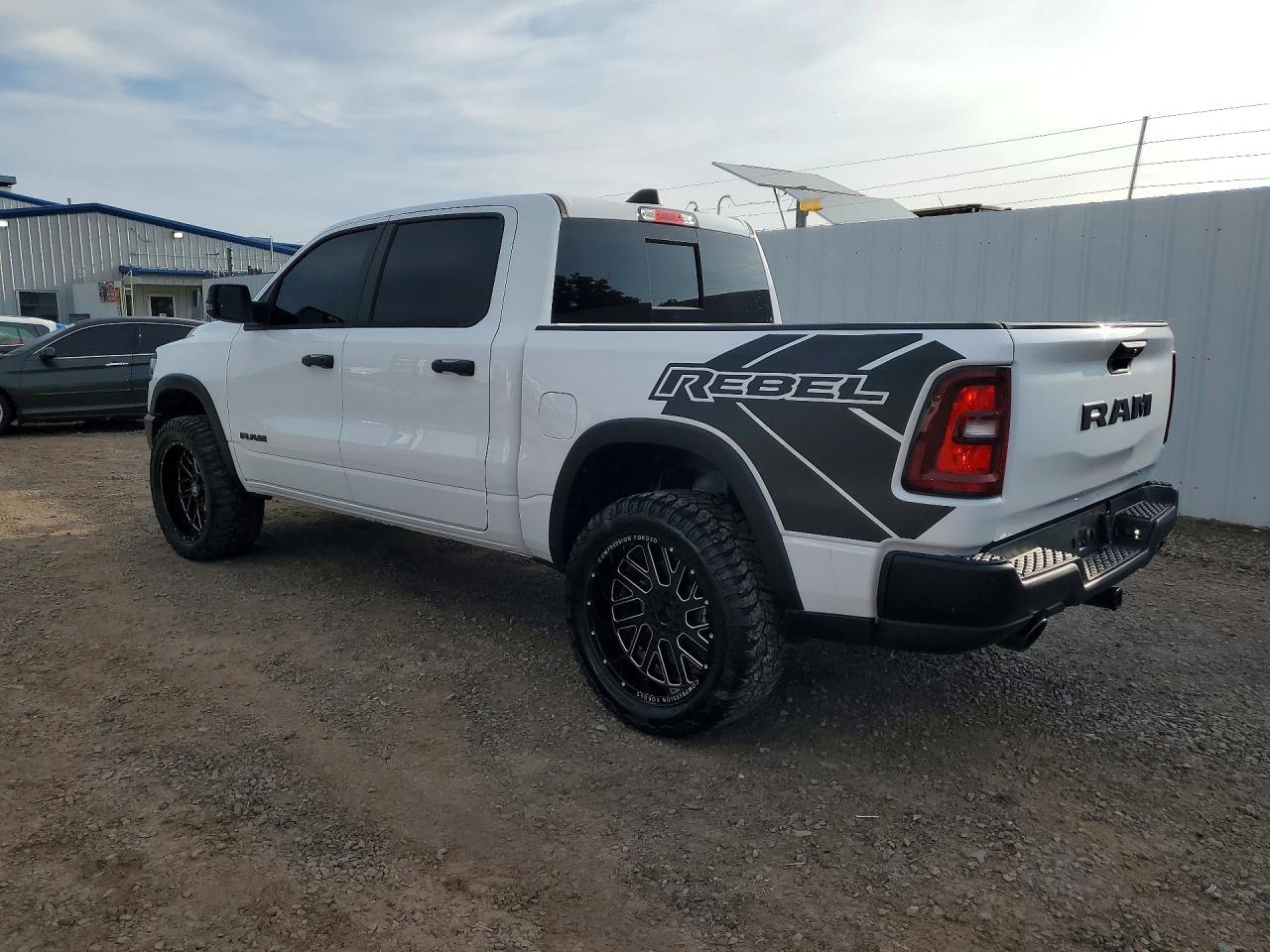 2025 Ram 1500 Rebel - Фото 2