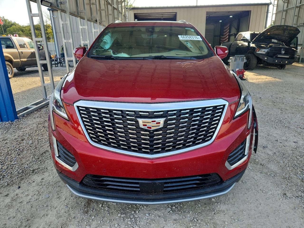 2024 Cadillac Xt5 Platinum Premium Luxury - Image 5