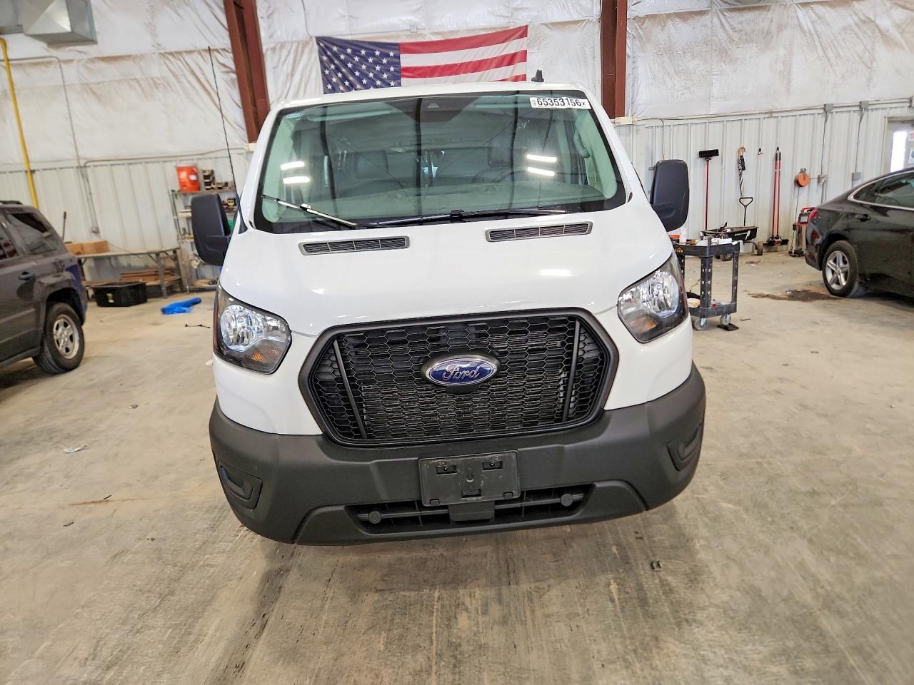 2025 Ford Transit T-250 - Image 5