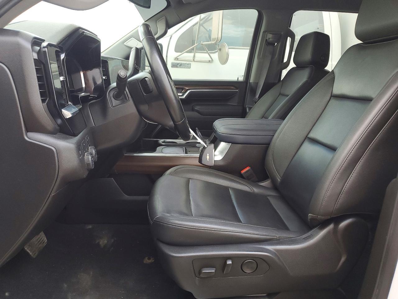 2025 Chevrolet Silverado K3500 Lt - Image 7
