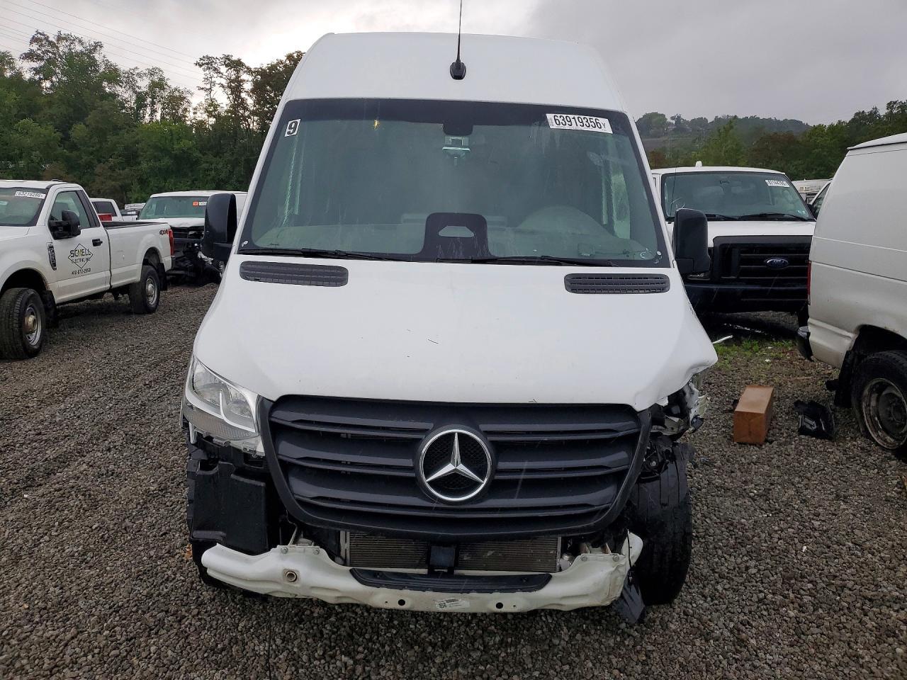 2025 Mercedes-Benz Sprinter 2500 Delivery Van - Image 5