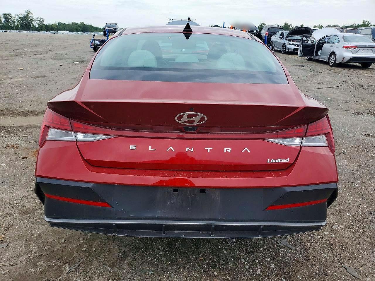 2025 Hyundai Elantra Limited - Фото 6