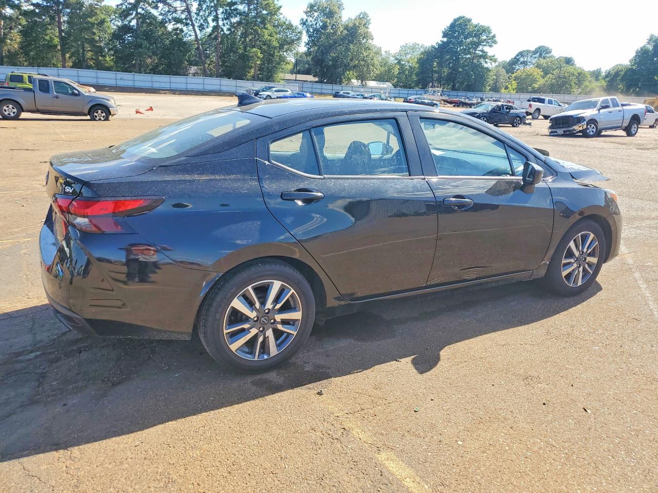 2023 Nissan Versa Sv - Image 3