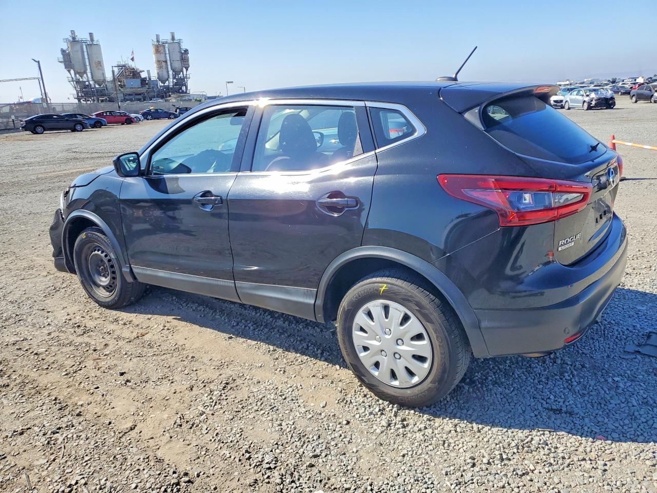 2020 Nissan Rogue Sport S - Фото 2