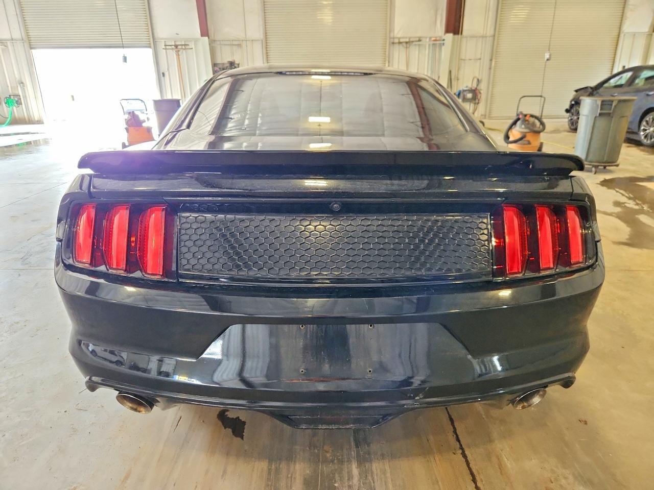 2015 Ford Mustang - Фото 6