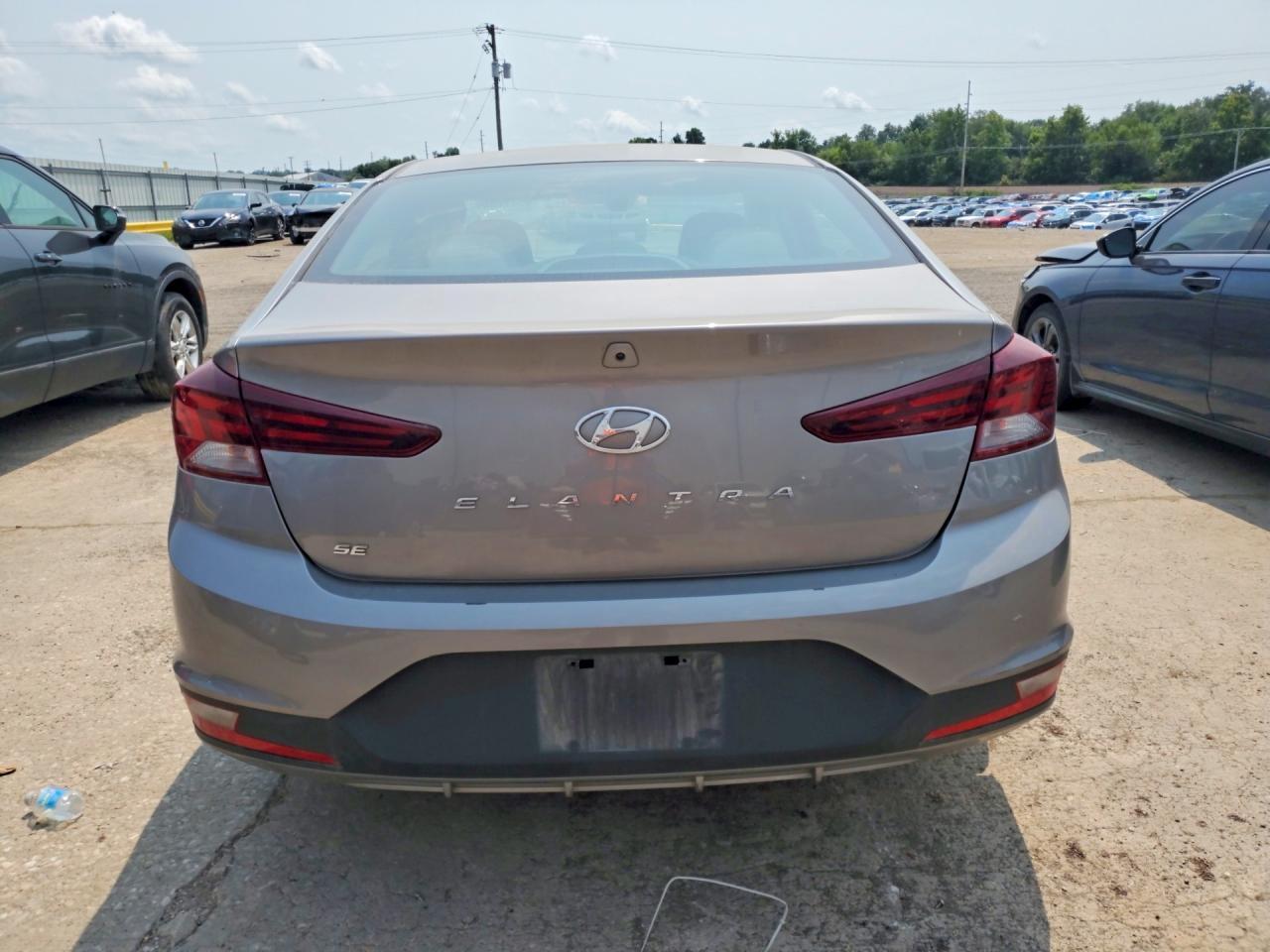 2020 Hyundai Elantra Se - Фото 6