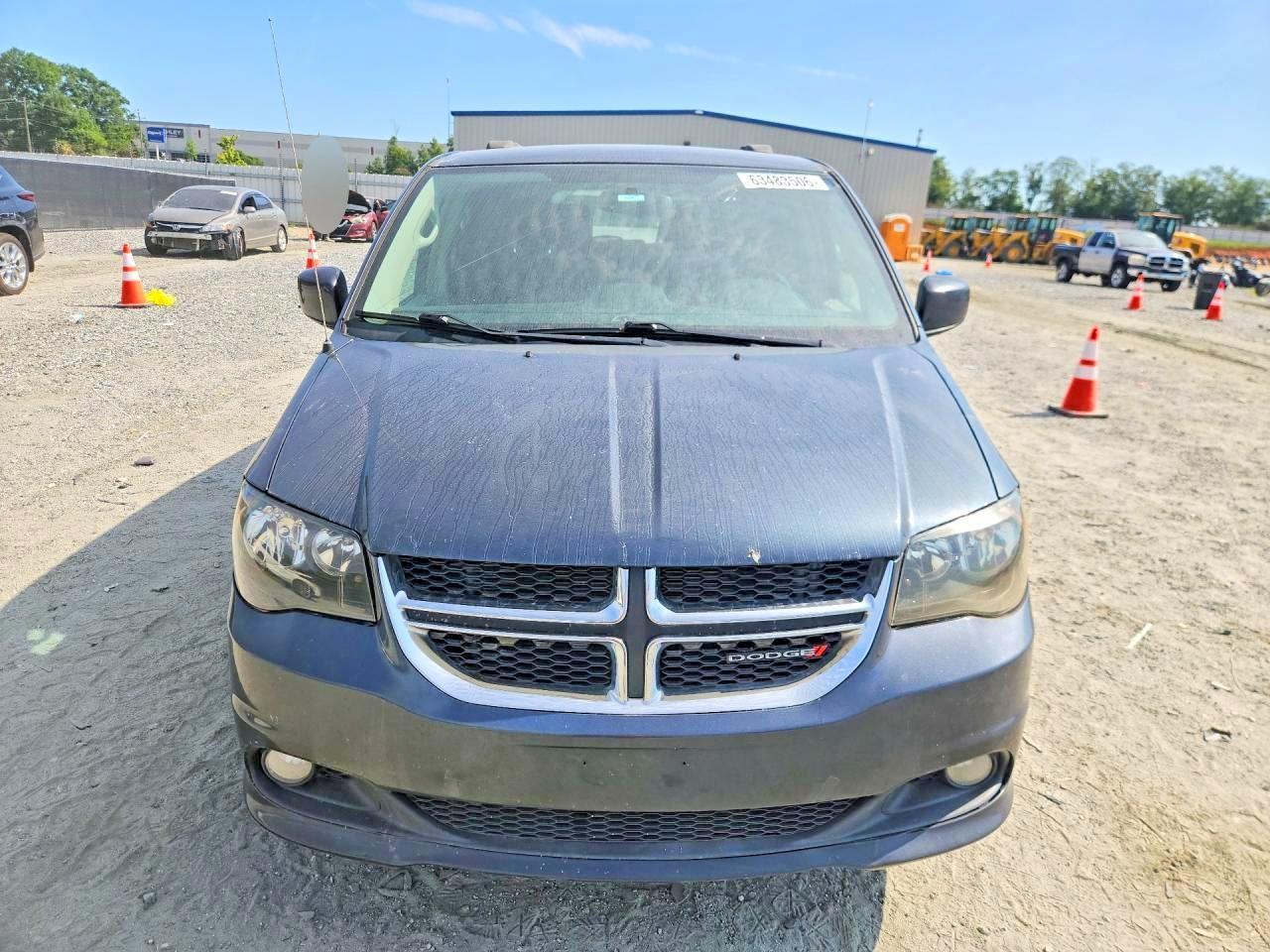 2013 Dodge Grand Caravan Crew - Image 5
