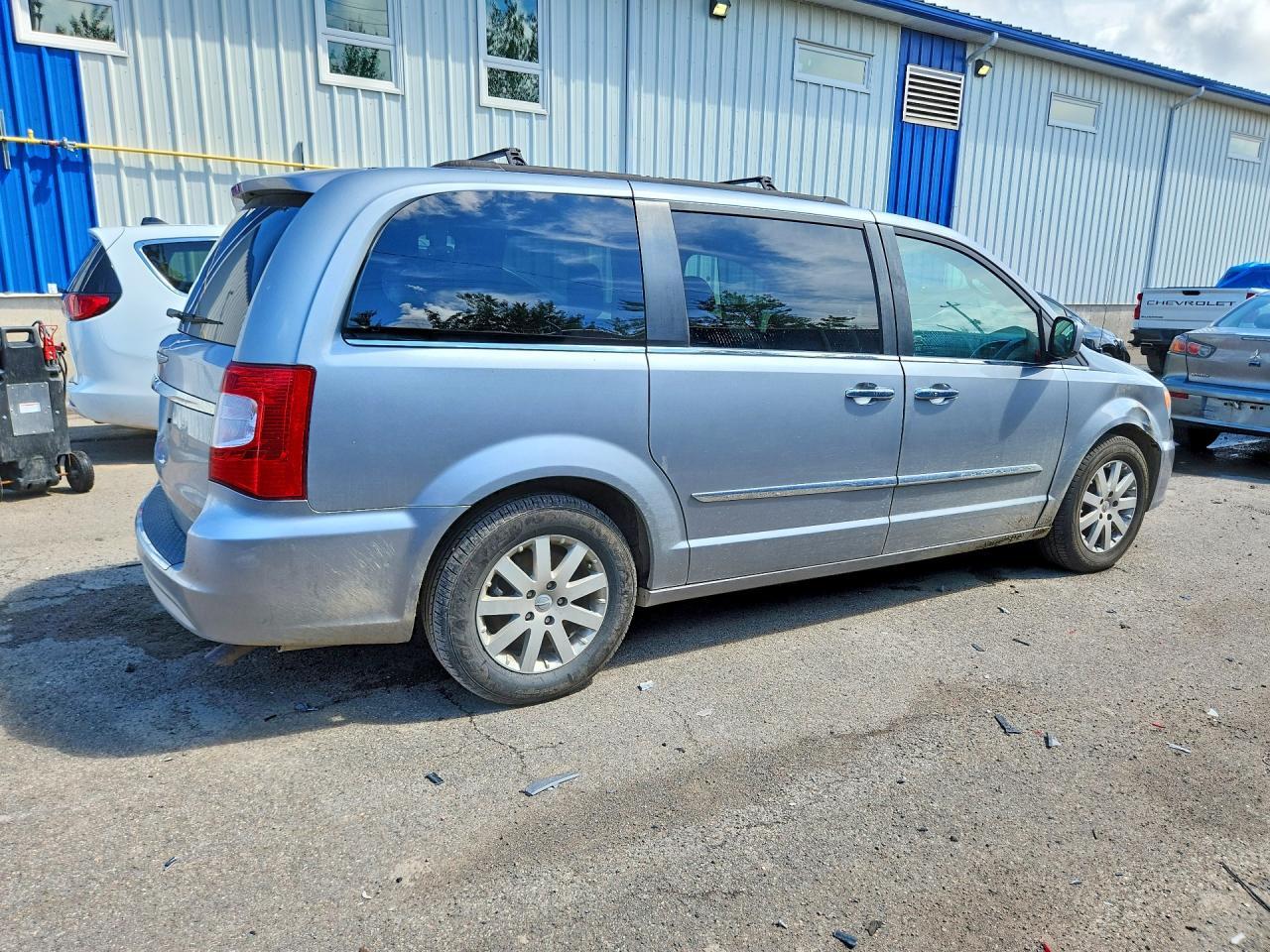 2015 Chrysler Town & Country Touring - Фото 3
