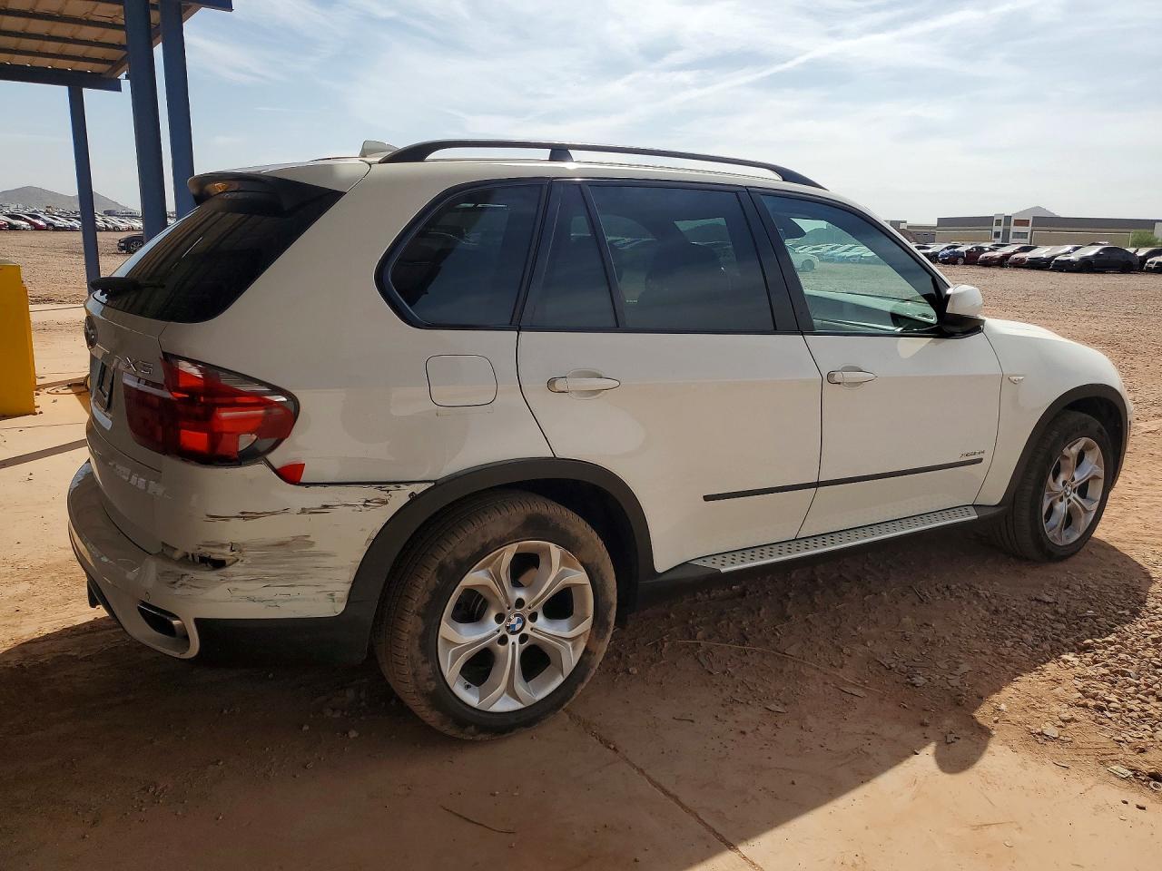 2012 BMW X5 xDrive50I - Image 3
