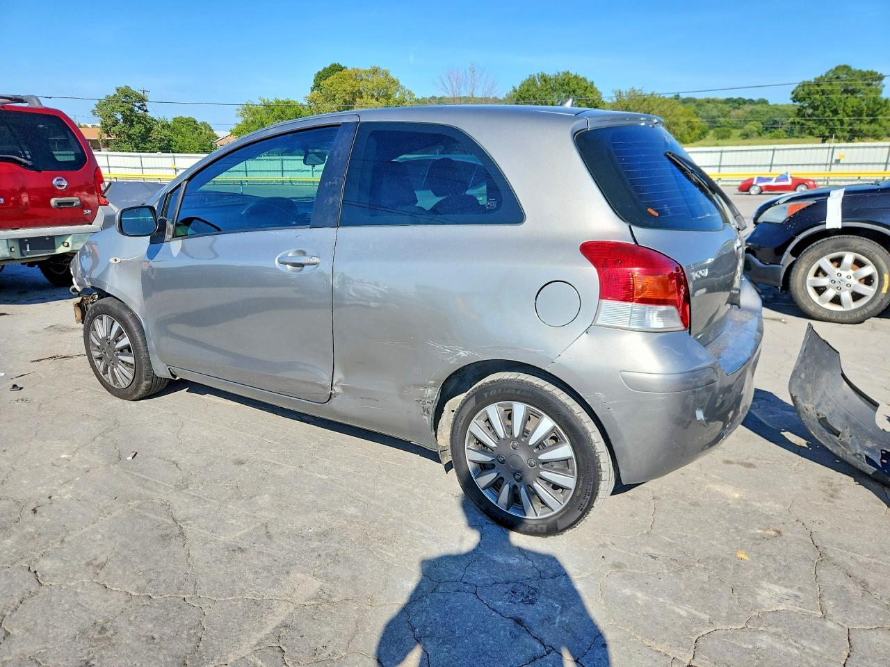 2010 Toyota Yaris Base - Image 2