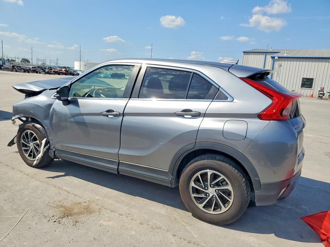 2020 Mitsubishi Eclipse Cross Es - Image 2