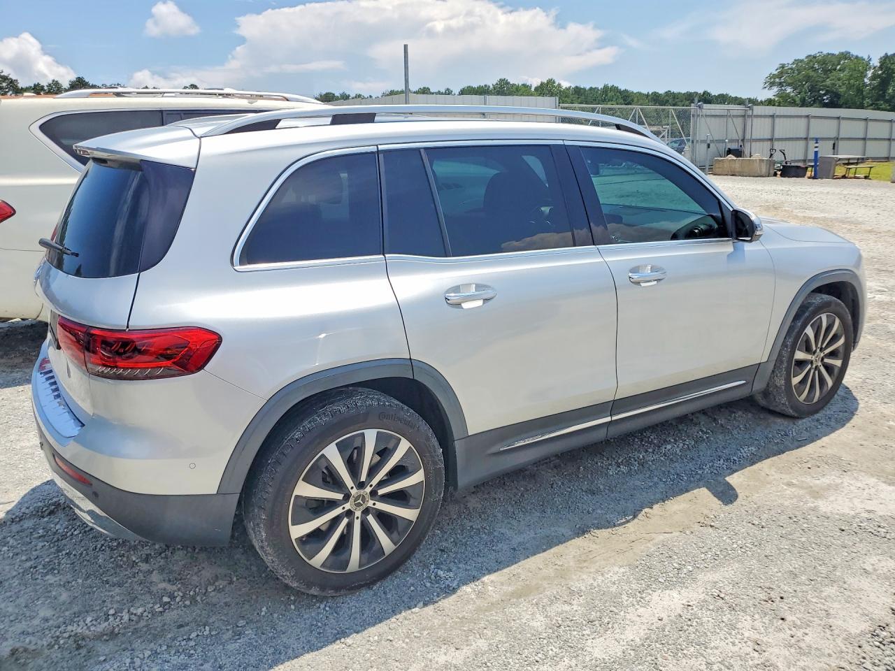 2021 Mercedes-Benz Glb 250 - Фото 3