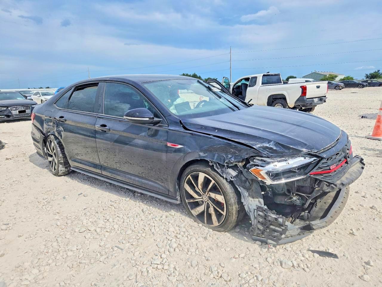 2019 Volkswagen Jetta Gli - Image 4