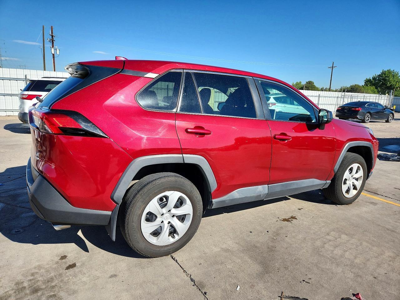 2024 Toyota Rav4 Le - Image 3