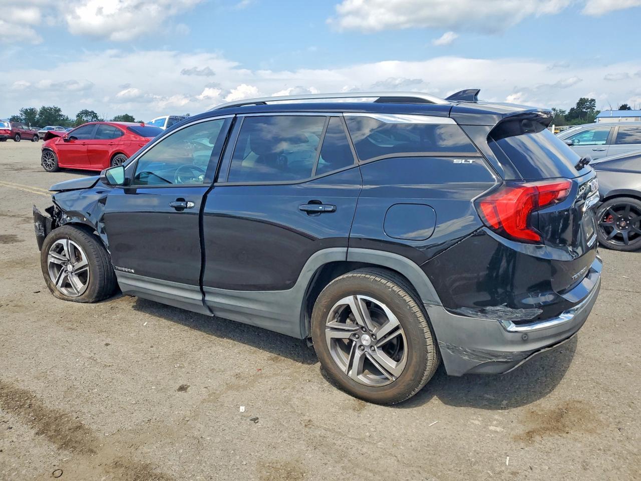 2018 GMC Terrain Slt - Image 2