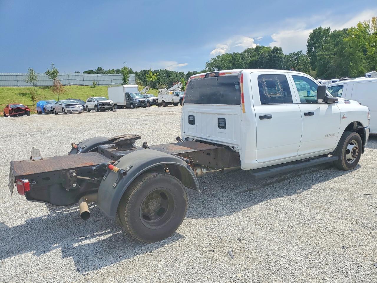 2022 Ram 3500 - Фото 3