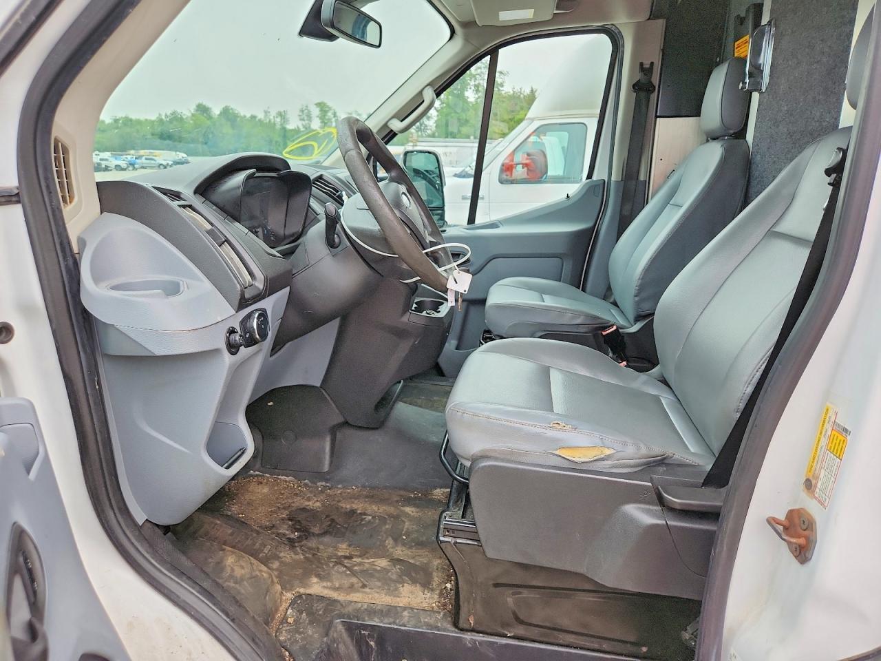 2017 Ford Transit 150 Delivery Van - Фото 7