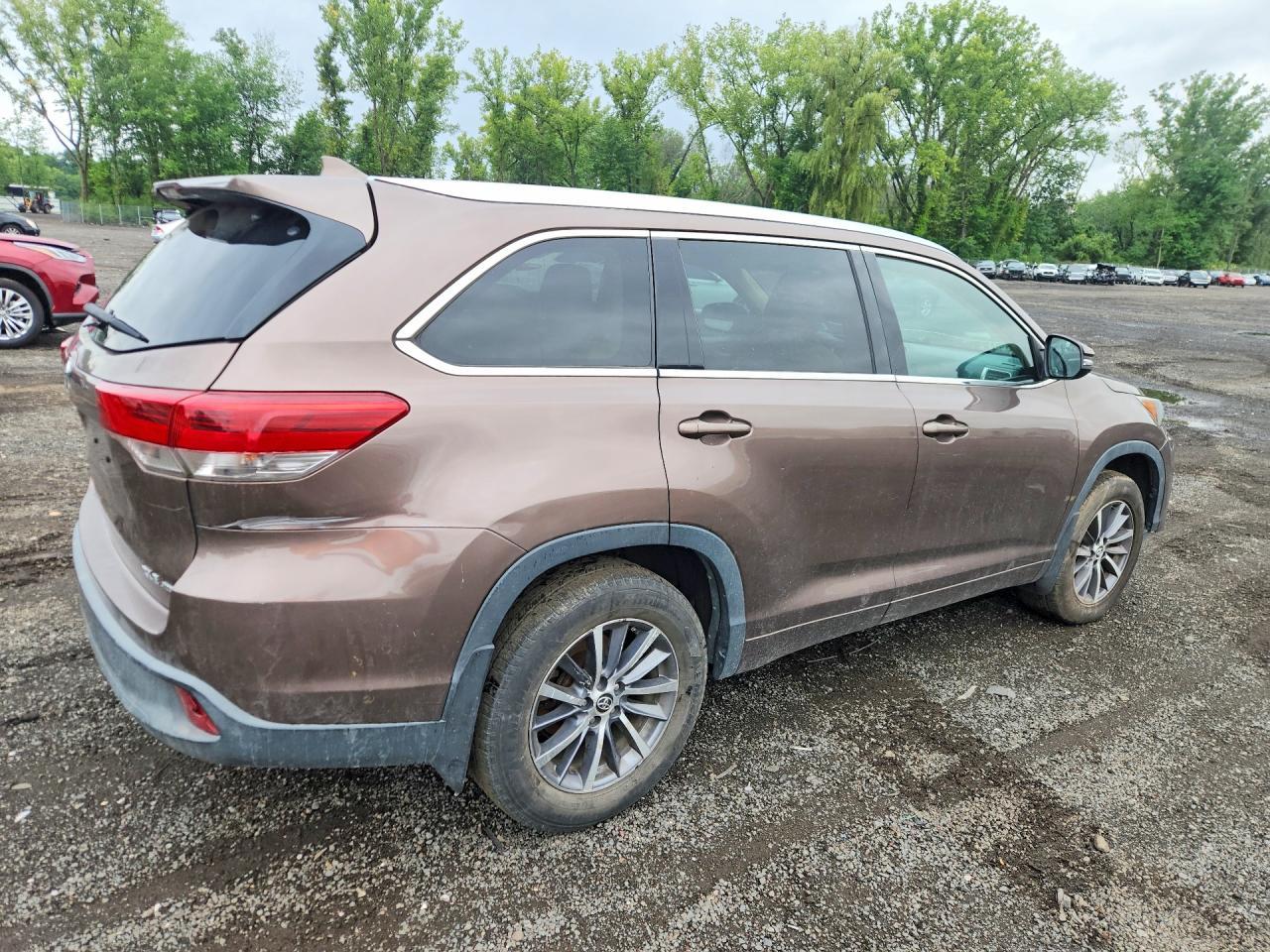 2018 Toyota Highlander Xle - Фото 3