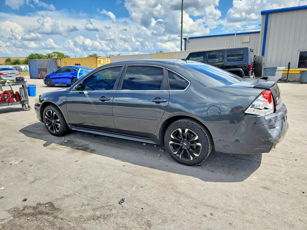 2010 Chevrolet Impala Ls - Фото 2