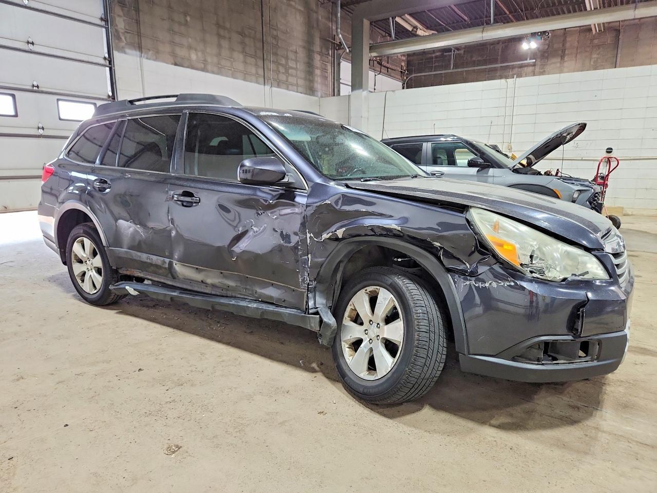 2011 Subaru Outback 3.6R Limited - Image 4